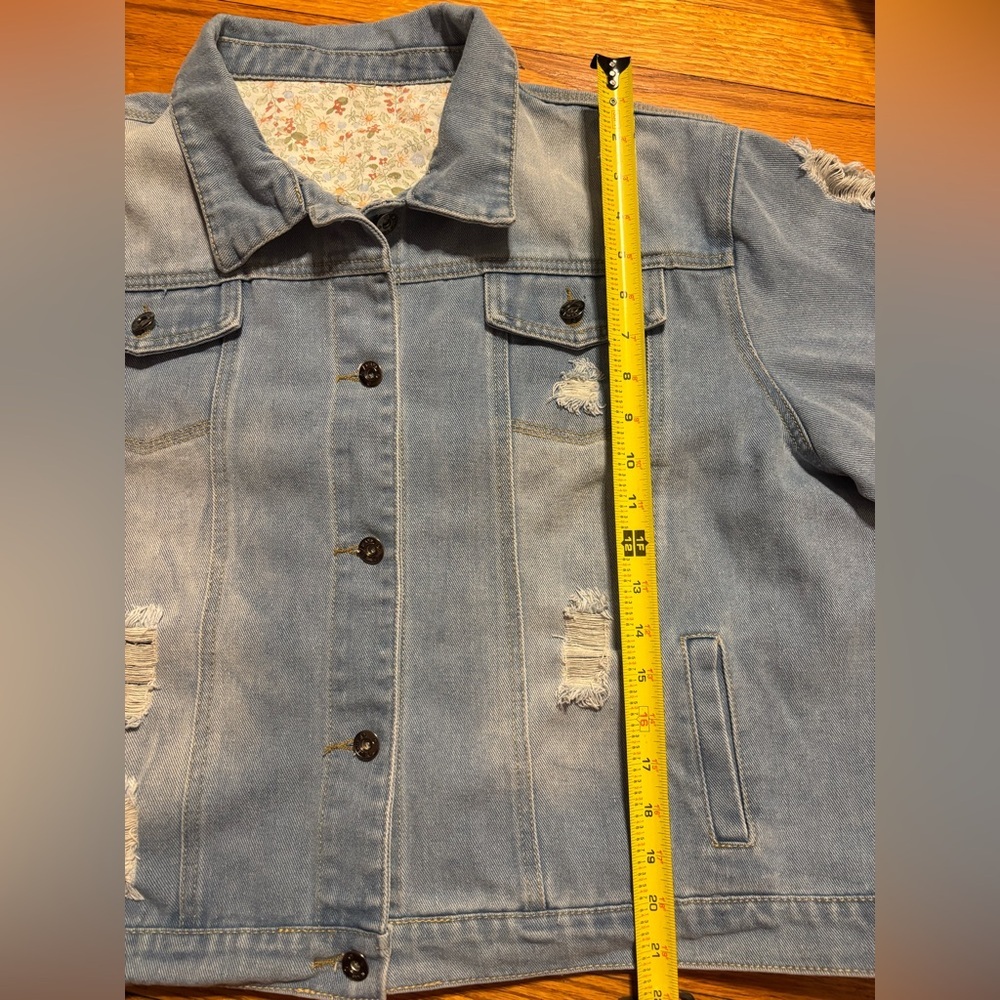 Classic Light Blue Denim Jacket - Picture 4 of 11